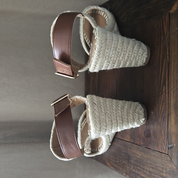 Steve Madden Wedge Sandles - Picture 5 of 12